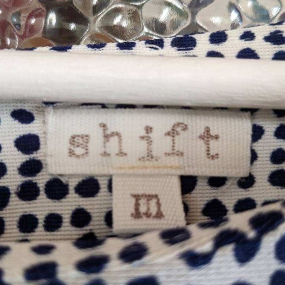 Fun Lively Shift Dress, Short-sleeve Swingy Bold Hem, Great for Summer - Picture 7 of 15